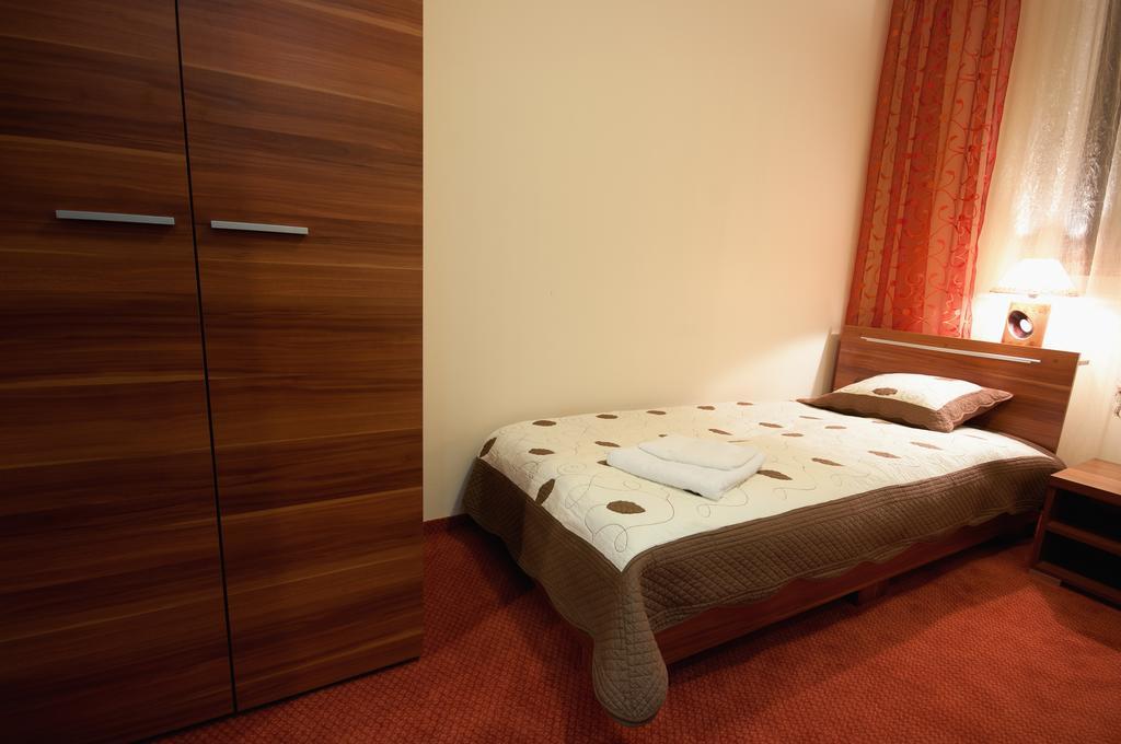 Hotel-24 Płock Habitación foto